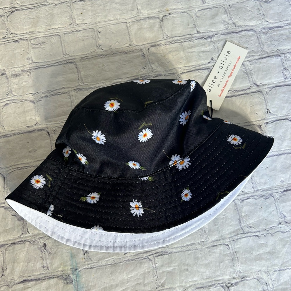ALICE + OLIVIA BY STACEY BENDET REVERSIBLE DAISY WOMEN’S BUCKET - Picture 7 of 7